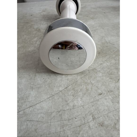 Shake Weight 2.5 lbs White & Chrome Exercise Arm Toning Workout Shoulders Chest - Picture 4 of 7